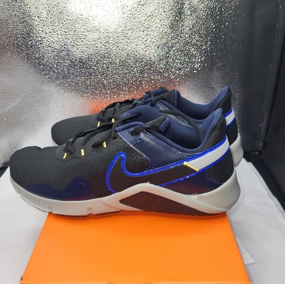 Nike Ledgend Essential 2 main image 5